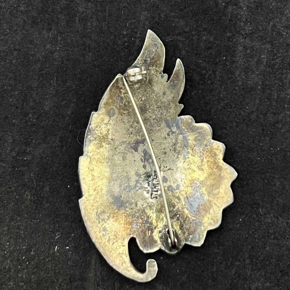 Vintage Siam Sterling Silver White Enamel Dancer Brooch (3482) - Picture 6 of 9
